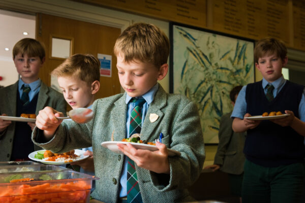 students getting lunch